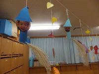 ＜０歳児・たんぽぽ組＞　　子どもたちがかわいい魔法使いに変身です☆